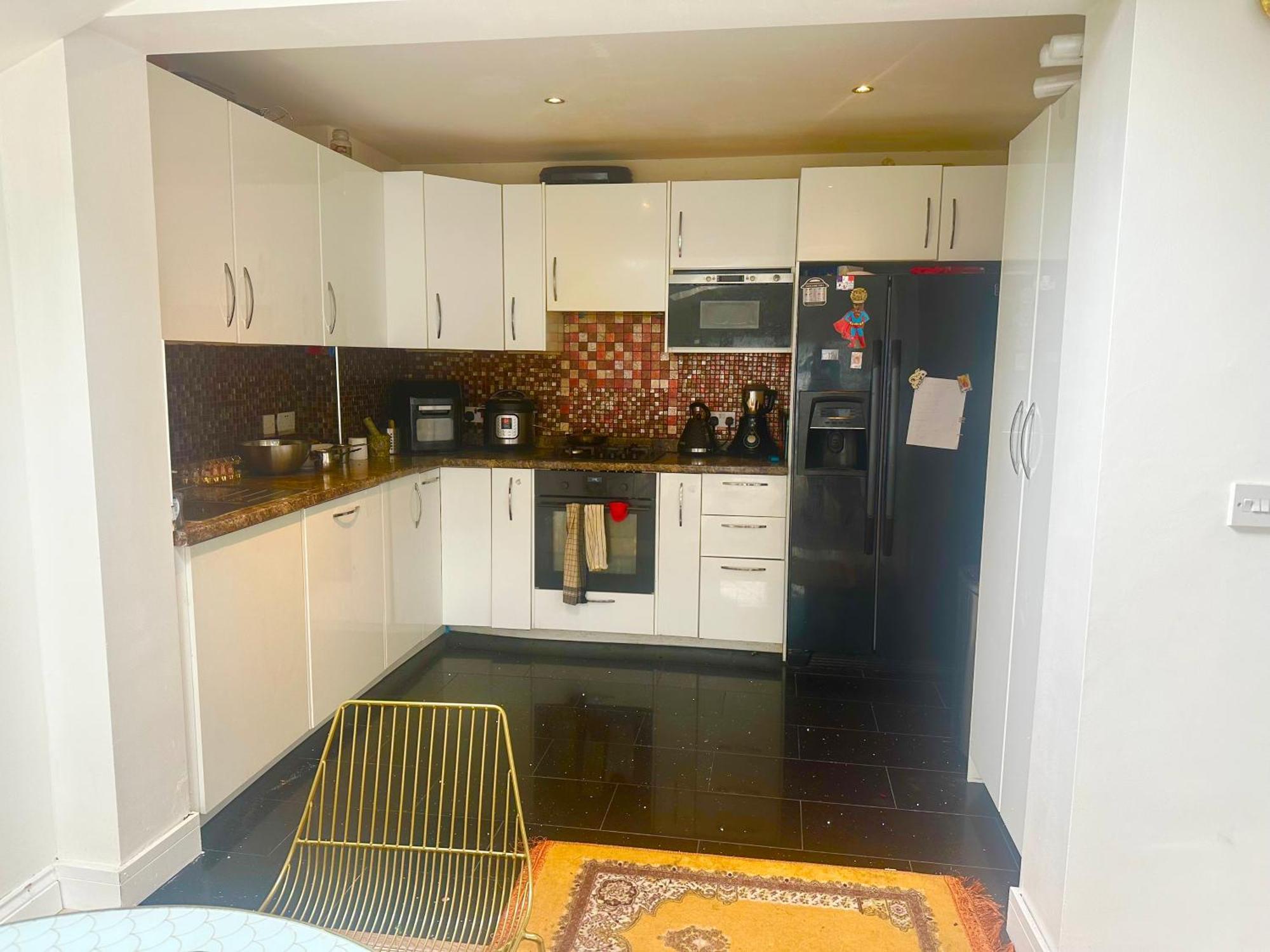 Beautiful Home In London With Easy Access To Central London Sutton  Exterior photo